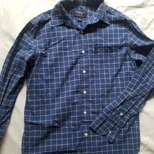 🚨 2 for $12 🚨 Blue plaid shirt